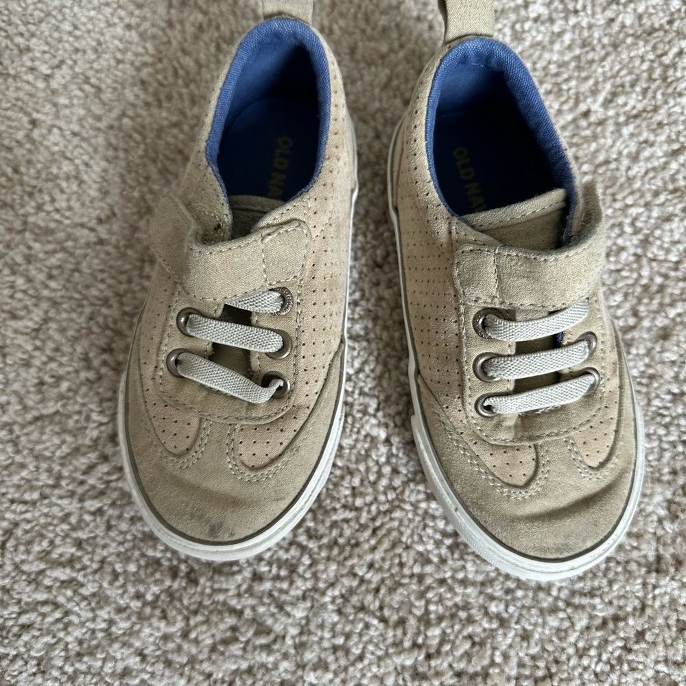 Old Navy toddler shoes size 7